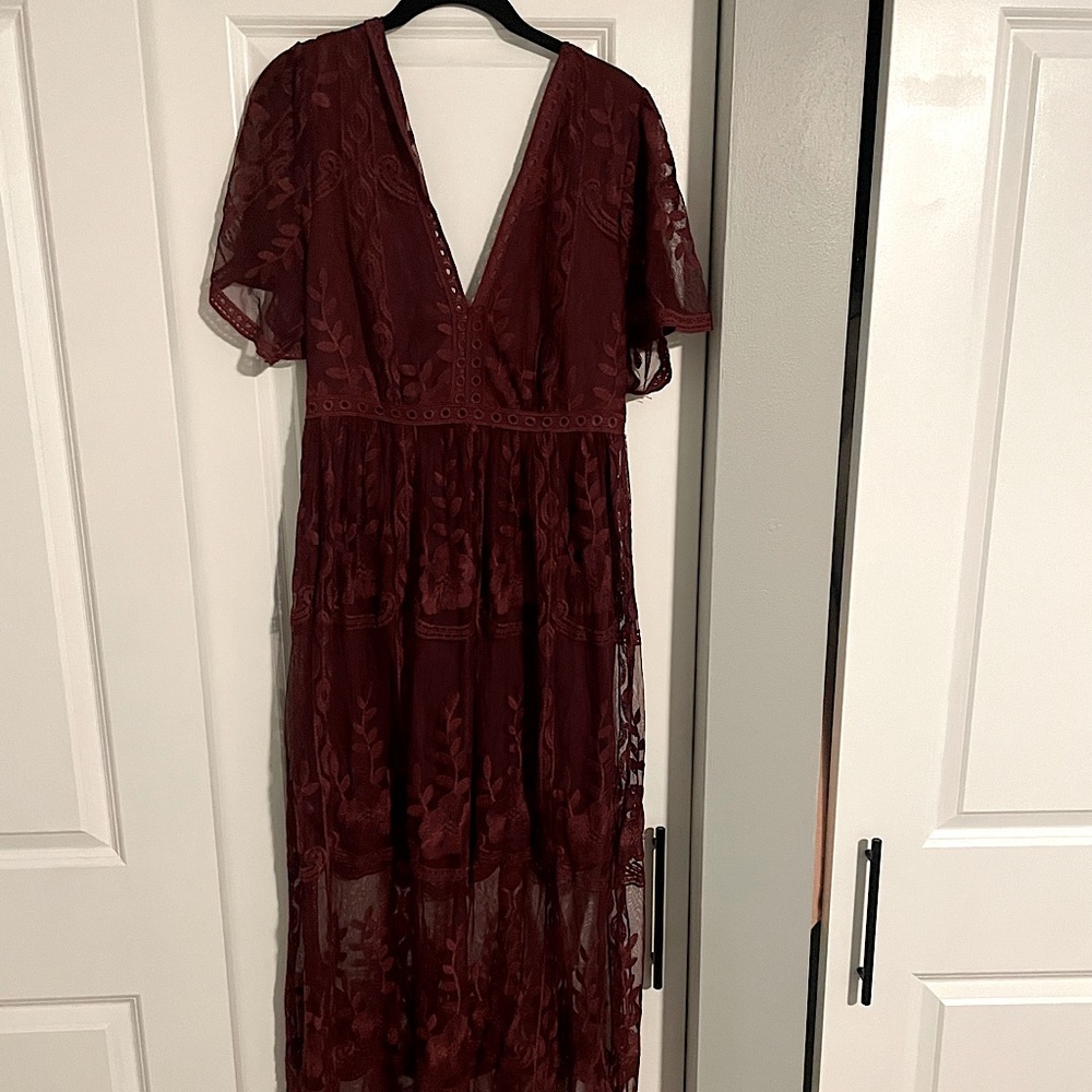 Bella Ella boutique lace maxi dress